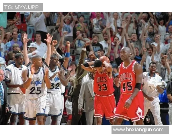 奥兰多魔术与弗兰门戈的激烈对决展现篮球魅力与团队精神 奥兰多魔术与弗兰门戈的激烈对决展现篮球魅力与团队精神